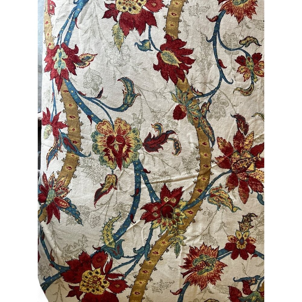 Floral Tablecloth Oval 62" x 65" Dia.  Cotton Fabric Floral End Seams - Picture 5 of 13